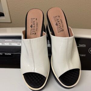 L’artiste White and Black Wedge Sandals